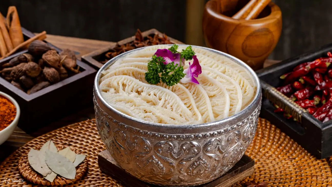 李扯拐老火锅 · 麻辣鲜香重庆魂 | 东郊记忆店